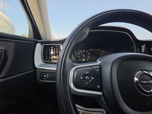 Used 2018 Volvo XC60 T6 Momentum w/ Vision Package AWD/4WD image 11
