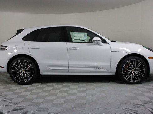 New 2026 Porsche Macan GTS image 8