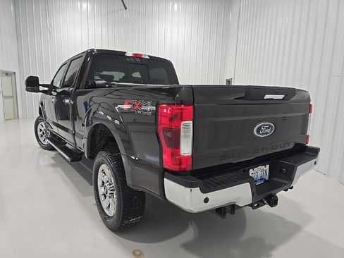 Used 2018 Ford F250 Lariat w/ Chrome Package image 6