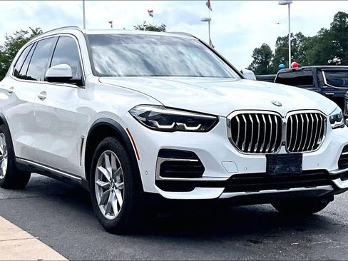 Used 2022 BMW X5 xDrive40i w/ Premium Package AWD/4WD image 1