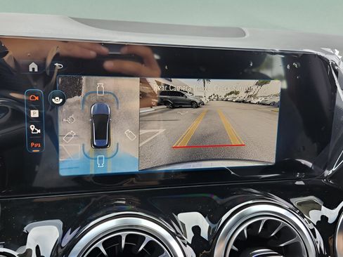 New 2026 Mercedes-Benz GLA 35 AMG 4MATIC image 19