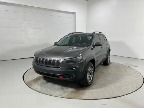 Used 2020 Jeep Cherokee Trailhawk w/ Comfort/Convenience Group AWD/4WD image 23