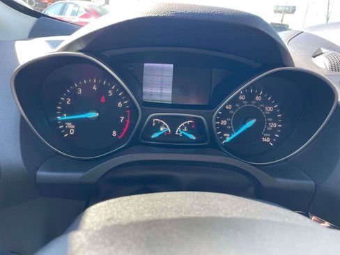 Used 2017 Ford Escape SE w/ Equipment Group 201A FWD image 9