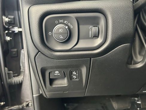 Used 2023 RAM 1500 Big Horn RWD image 40