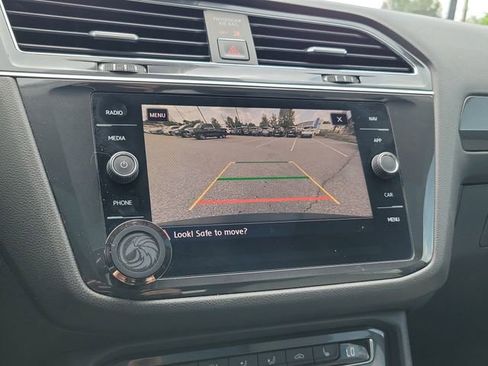 Used 2018 Volkswagen Tiguan SEL Premium FWD image 21