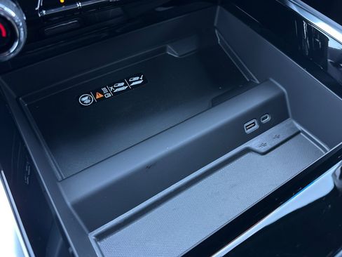 New 2026 Chevrolet Suburban Premier image 30