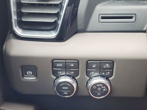 Used 2024 GMC Sierra 1500 Denali AWD/4WD image 22