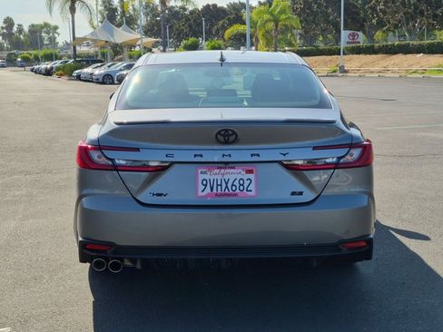 Used 2025 Toyota Camry SE FWD image 7