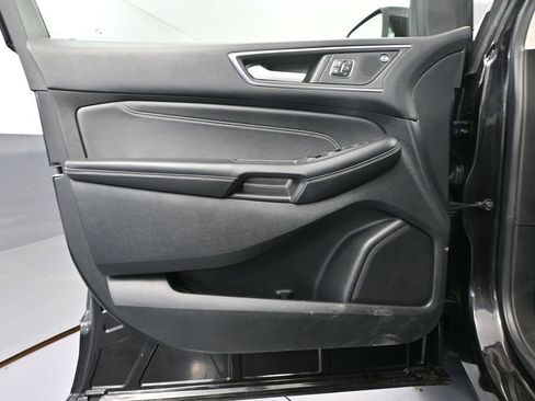 Used 2022 Ford Edge Titanium w/ Equipment Group 301A AWD/4WD image 19