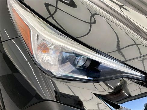 Used 2024 Subaru Crosstrek 2.0i Premium image 29