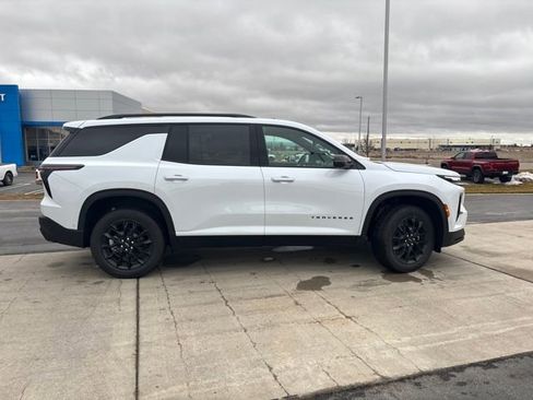 New 2026 Chevrolet Traverse LT w/ Enhanced Driving Package image 2