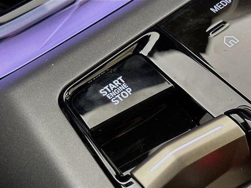 Used 2025 BMW X3 xDrive30i w/ Premium Package image 16