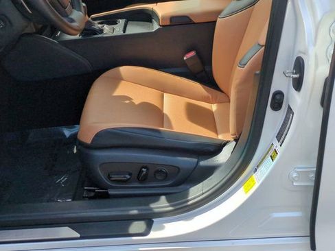 Used 2023 Lexus ES 350 w/ Premium Package image 12