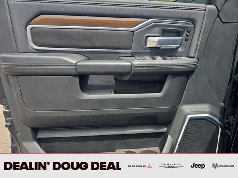 Used 2024 RAM 2500 Laramie AWD/4WD image 11
