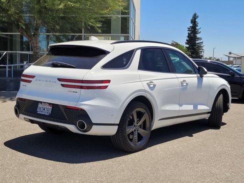 Used 2024 Genesis GV70 3.5T AWD/4WD image 6