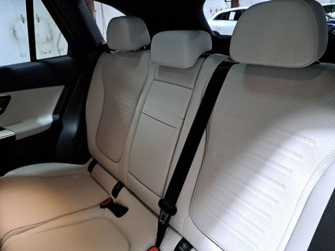 Used 2026 Mercedes-Benz GLC 300 4MATIC image 15