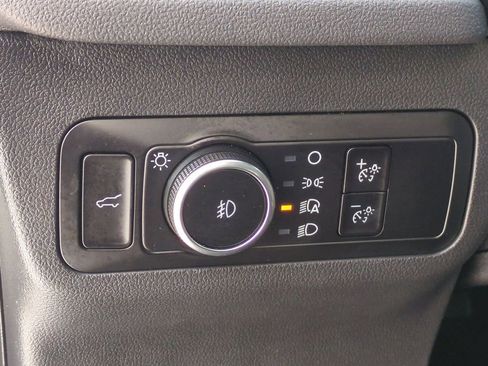 Used 2022 Ford Escape SEL image 18