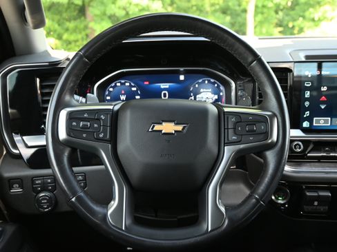 Used 2023 Chevrolet Silverado 1500 LTZ AWD/4WD image 19