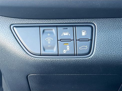 Used 2020 Genesis G70 2.0T w/ Elite Package image 8