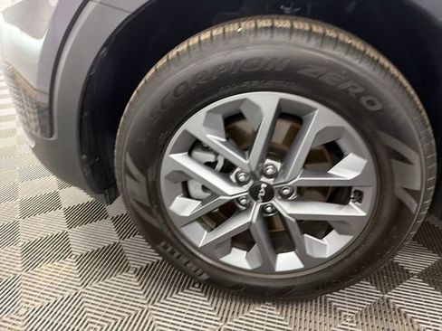 Certified 2025 Kia Telluride LX FWD image 26