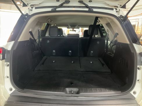 Used 2024 Nissan Pathfinder SV AWD/4WD image 21