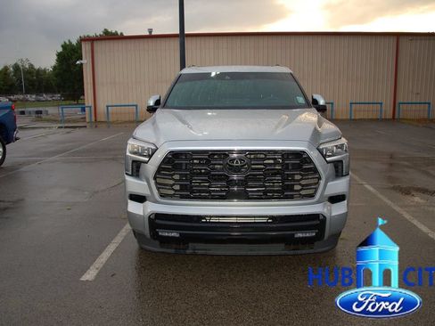 Used 2024 Toyota Sequoia Platinum AWD/4WD image 8