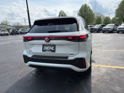 New 2026 Volkswagen Tiguan SEL R-Line AWD/4WD image 7