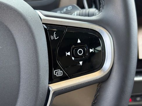 New 2026 Volvo XC90 B6 Ultra w/ Protection Package image 18