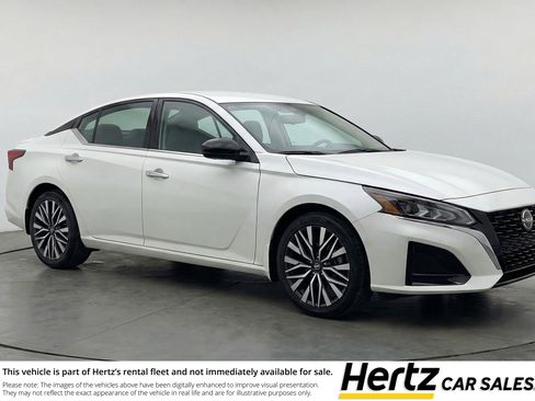 Used 2025 Nissan Altima 2.5 SV FWD image 1