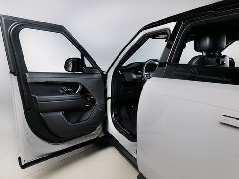 New 2026 Land Rover Range Rover Sport SE image 23