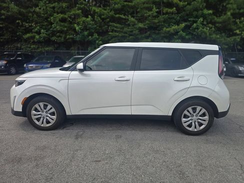 Used 2024 Kia Soul LX FWD image 4