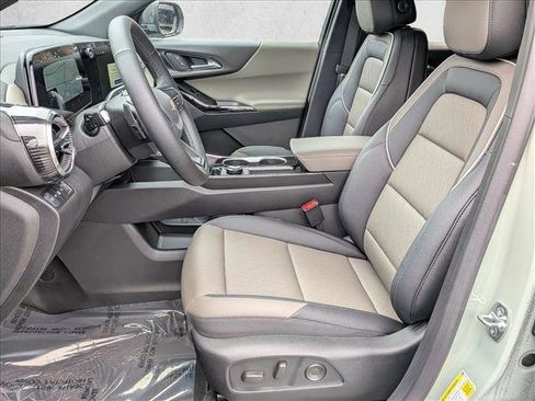 New 2026 Chevrolet Equinox LT w/ Convenience Package II AWD/4WD image 4