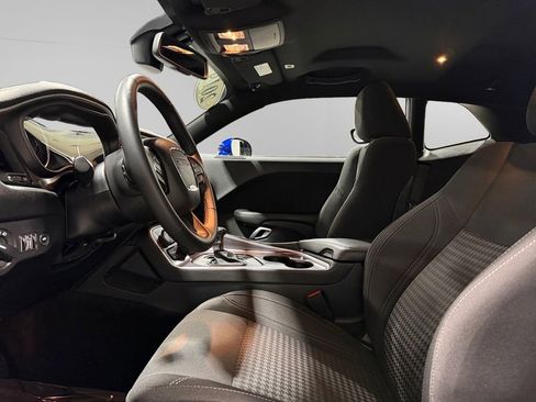 Used 2019 Dodge Challenger SXT image 19