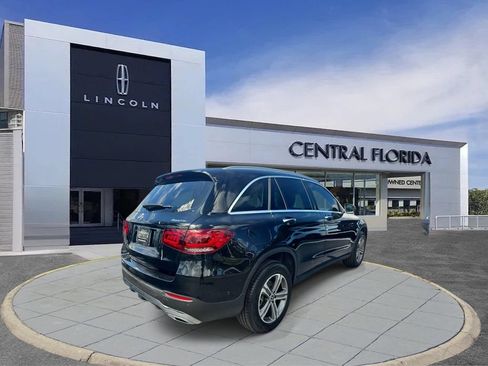 Used 2022 Mercedes-Benz GLC 300 4MATIC image 3