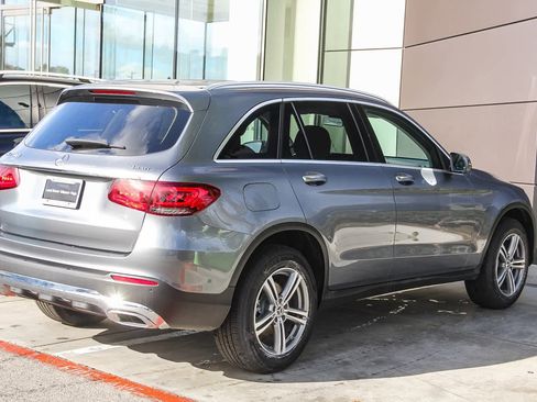 Used 2022 Mercedes-Benz GLC 300 4MATIC w/ Premium Package Lite image 7