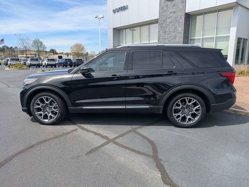 Used 2025 Ford Explorer Platinum w/ Ultimate Package RWD image 8