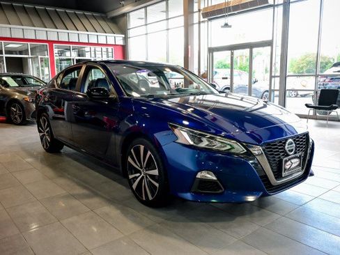Used 2019 Nissan Altima 2.5 SR AWD/4WD image 3