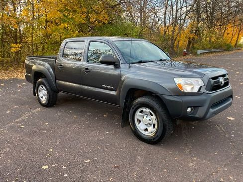 Used 2015 Toyota Tacoma 4x4 Double Cab image 1