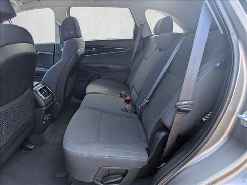 Used 2017 Kia Sorento LX AWD/4WD image 12