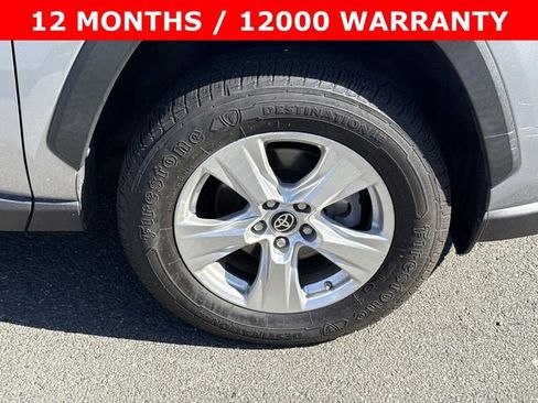 Used 2021 Toyota RAV4 LE AWD/4WD image 7
