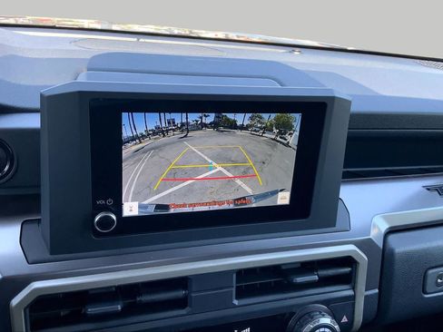 Certified 2024 Toyota Tacoma SR5 AWD/4WD image 24