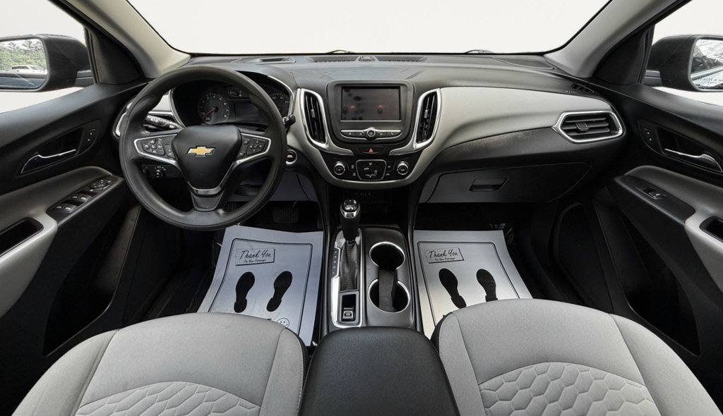Used 2020 Chevrolet Equinox LS AWD/4WD image 16