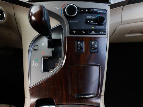 Used 2015 Toyota Venza XLE w/ XLE Premium Package image 37