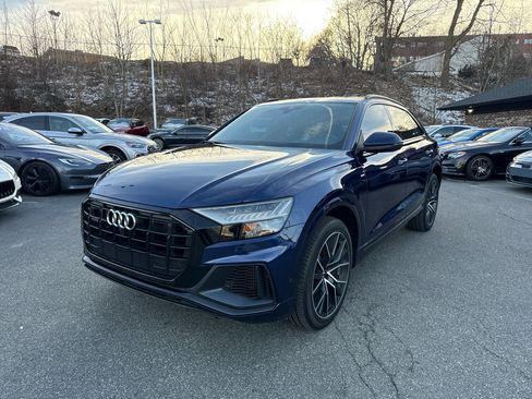 Used 2019 Audi Q8 Premium Plus w/ Premium Plus image 2