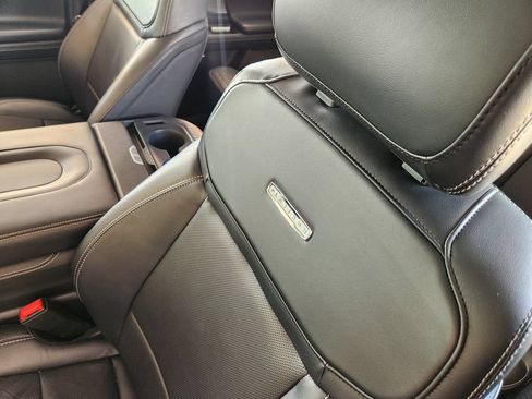 Used 2025 Ford Expedition Max Platinum AWD/4WD image 25