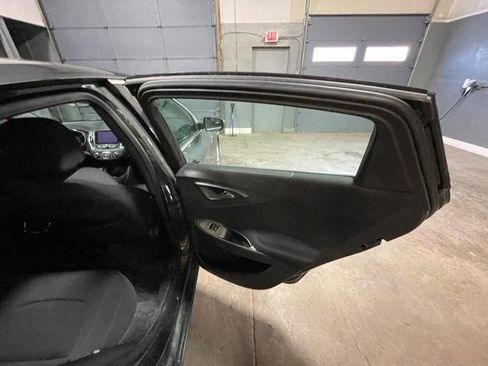 Used 2017 Chevrolet Malibu Hybrid w/ Driver Confidence Package image 26