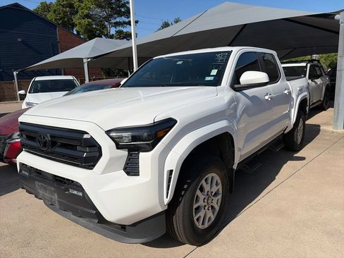 Used 2024 Toyota Tacoma SR5 RWD image 7