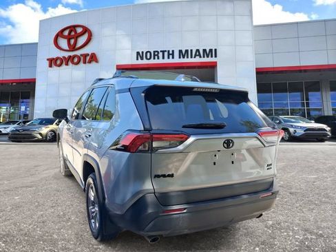 Used 2022 Toyota RAV4 XLE AWD/4WD image 3