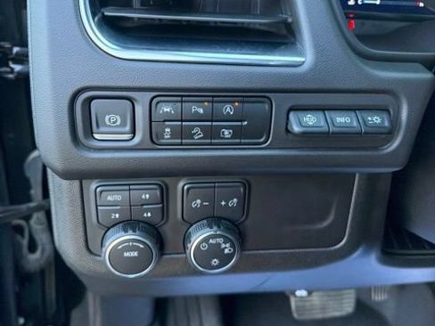 Used 2024 Chevrolet Tahoe High Country AWD/4WD image 16