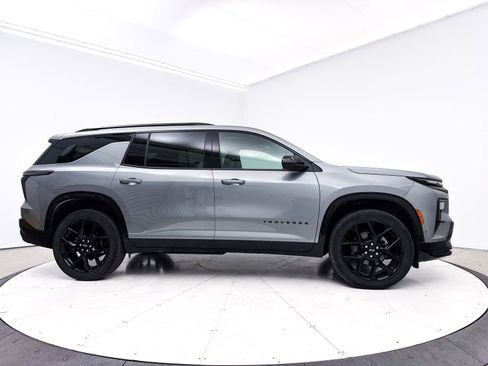 Used 2024 Chevrolet Traverse RS w/ LPO, Floor Liner Package AWD/4WD image 37